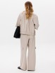 Брючный костюм артикул: 5287 светло-серый от GIZART - вид 2